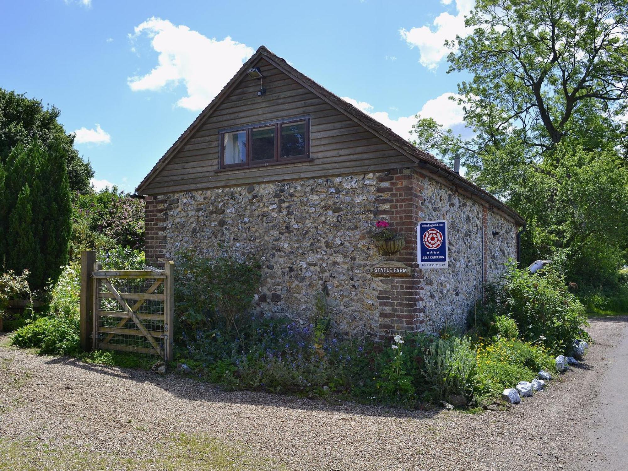 The Stable Villa Crundale Bagian luar foto